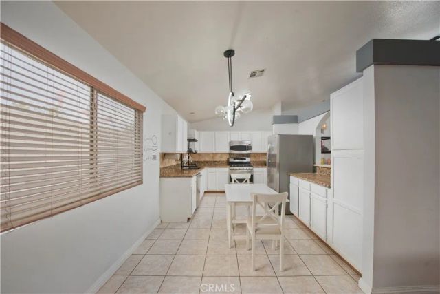 6338 W Avenue J5, Lancaster, CA 93536