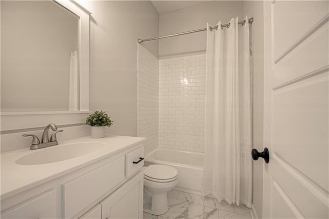 1059 Fir Lane, Liberty, MO 64068