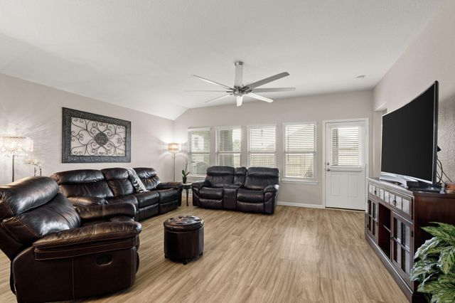 725 Yellow Birch Lane, Conroe, TX 77304