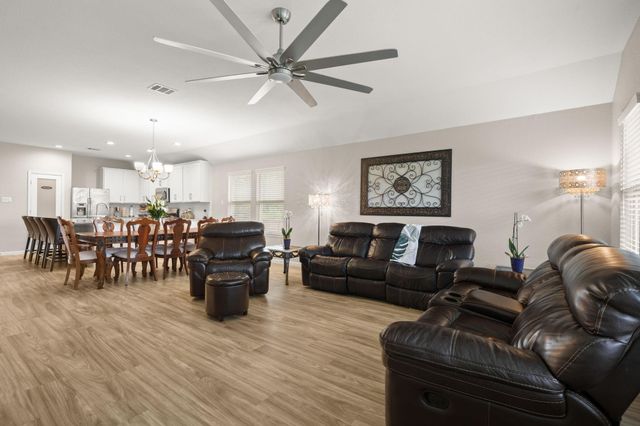 725 Yellow Birch Lane, Conroe, TX 77304
