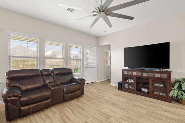 725 Yellow Birch Lane, Conroe, TX 77304
