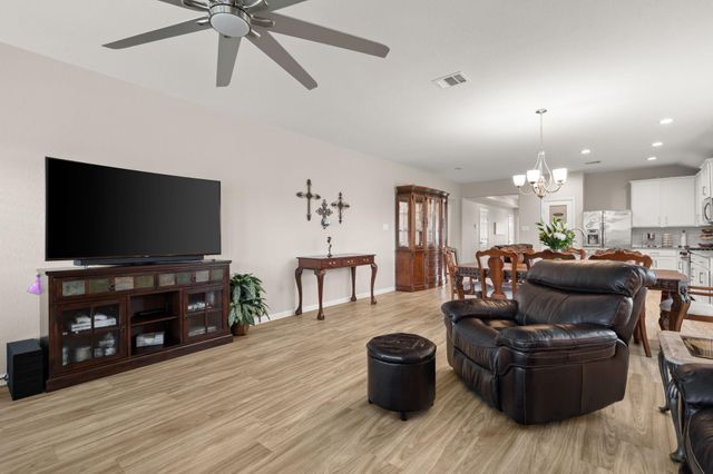 725 Yellow Birch Lane, Conroe, TX 77304