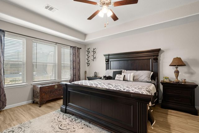 725 Yellow Birch Lane, Conroe, TX 77304