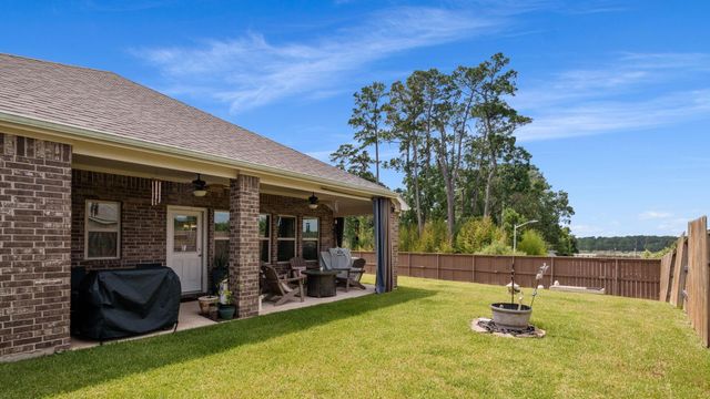 725 Yellow Birch Lane, Conroe, TX 77304