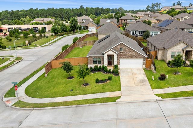 725 Yellow Birch Lane, Conroe, TX 77304