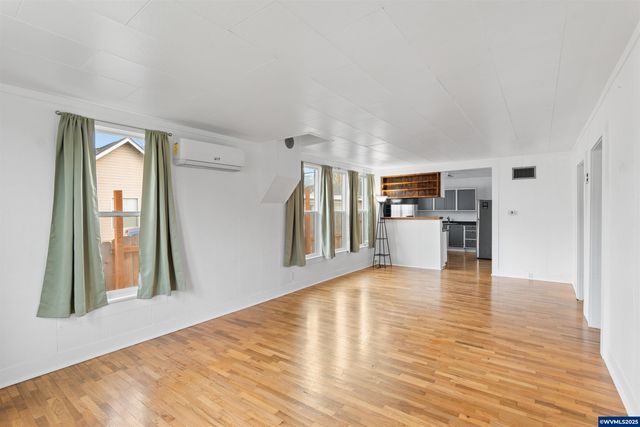 1321 SE Mill St, Roseburg, OR 97470