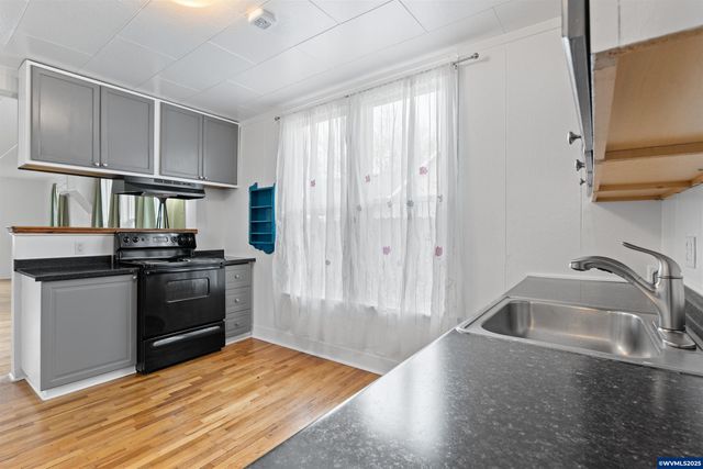 1321 SE Mill St, Roseburg, OR 97470