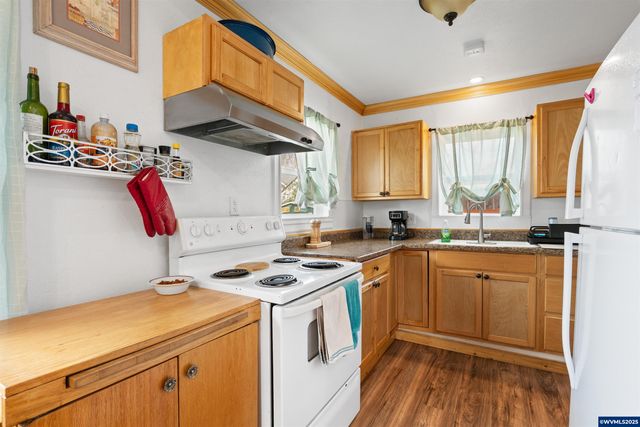 1321 SE Mill St, Roseburg, OR 97470