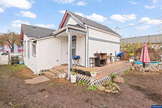 1321 SE Mill St, Roseburg, OR 97470