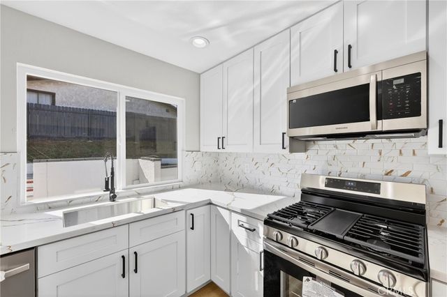 6568 Avenida Mariposa, Jurupa Valley, CA 92509