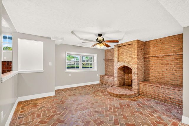17 E Oak Street, Canal Winchester, OH 43110