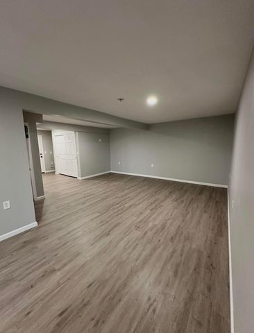 17 E Oak Street, Canal Winchester, OH 43110