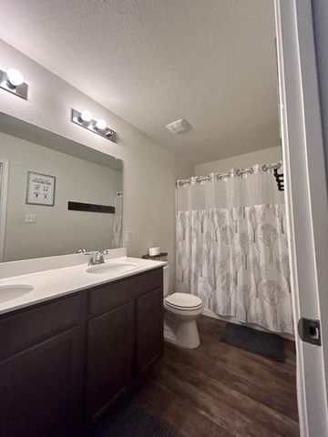 400 Fieldstone RD, Liberty Hill, TX 78642