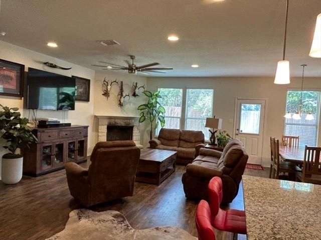 400 Fieldstone RD, Liberty Hill, TX 78642