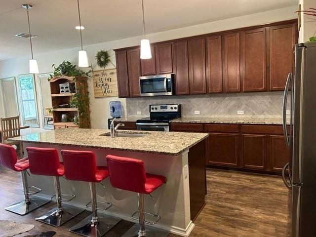 400 Fieldstone RD, Liberty Hill, TX 78642