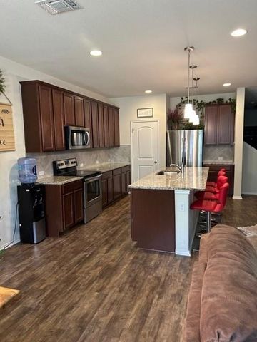 400 Fieldstone RD, Liberty Hill, TX 78642