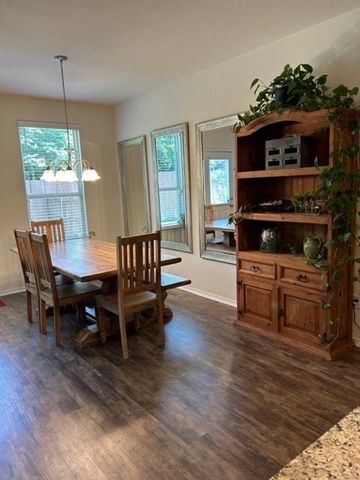 400 Fieldstone RD, Liberty Hill, TX 78642