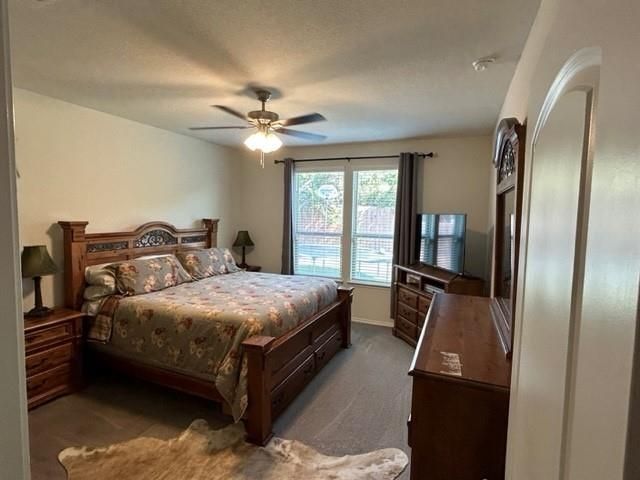 400 Fieldstone RD, Liberty Hill, TX 78642