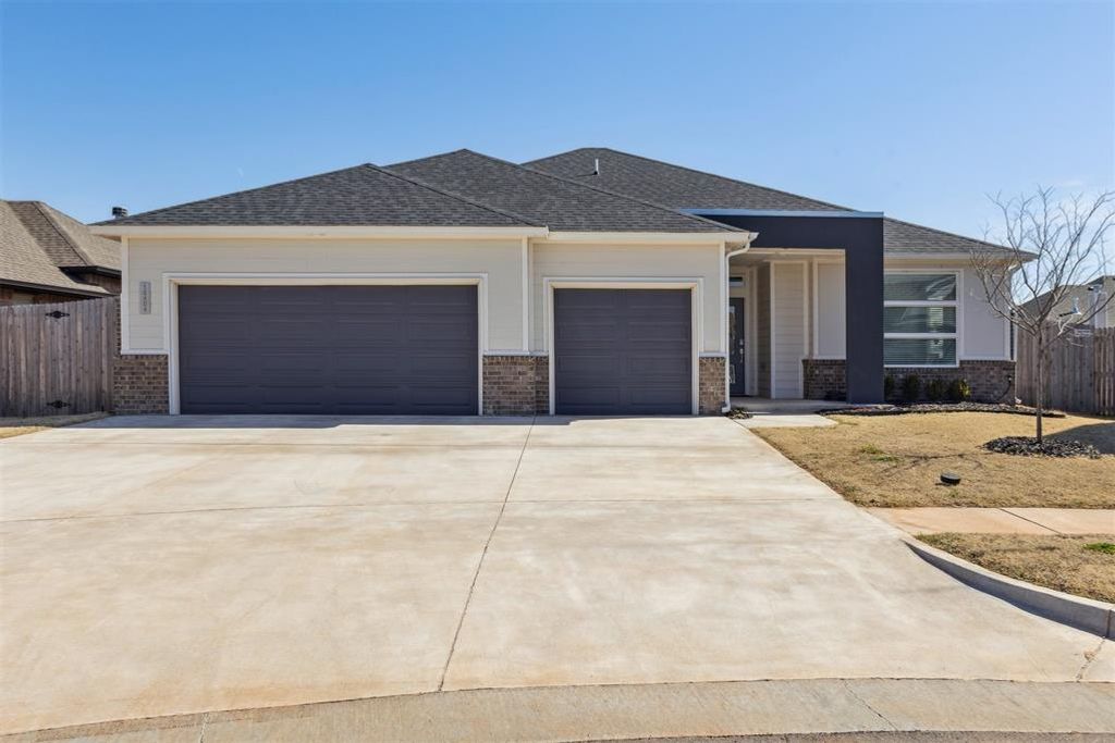Image 1 of property listing at 15404 Avalon Lane, Edmond, OK 73013