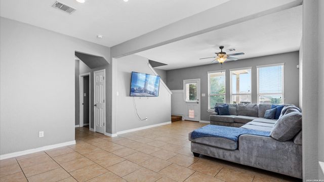 1865 LOGAN TRL, New Braunfels, TX 78130
