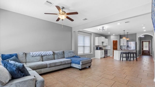 1865 LOGAN TRL, New Braunfels, TX 78130