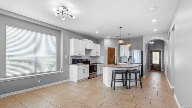 1865 LOGAN TRL, New Braunfels, TX 78130