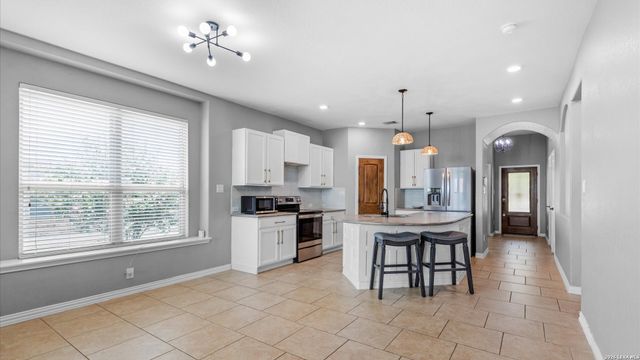 1865 LOGAN TRL, New Braunfels, TX 78130