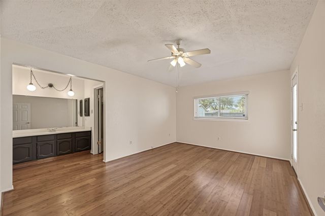 2905 Park Shadow Lane, Deer Park, TX 77536