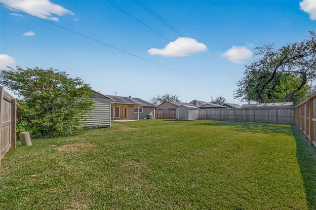 2905 Park Shadow Lane, Deer Park, TX 77536
