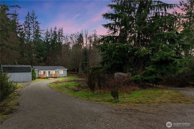 141 E Rasor Place, Belfair, WA 98528