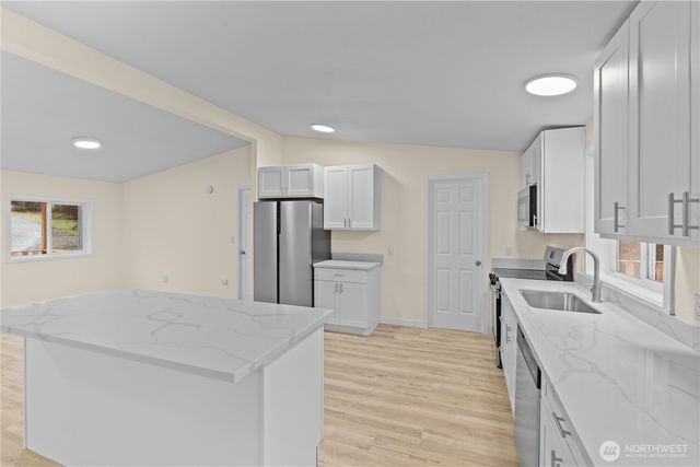 141 E Rasor Place, Belfair, WA 98528