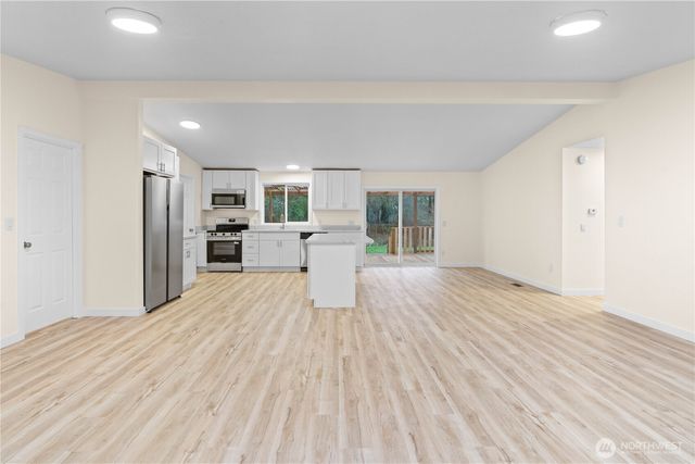 141 E Rasor Place, Belfair, WA 98528