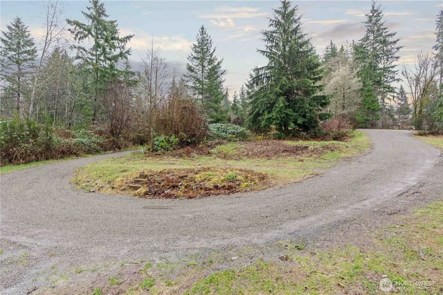 141 E Rasor Place, Belfair, WA 98528