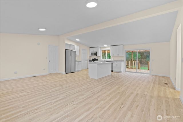 141 E Rasor Place, Belfair, WA 98528