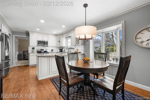 38621 Santa Barbara Street, Clinton Charter Township, MI 48036