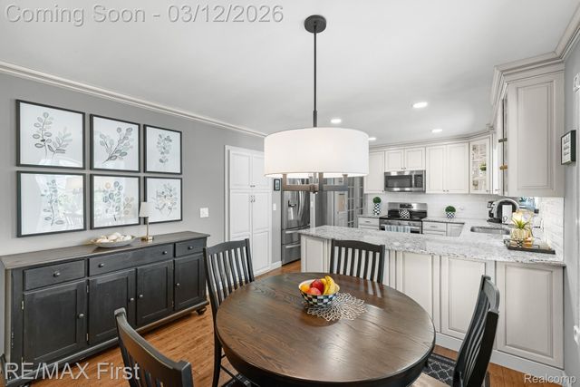 38621 Santa Barbara Street, Clinton Charter Township, MI 48036