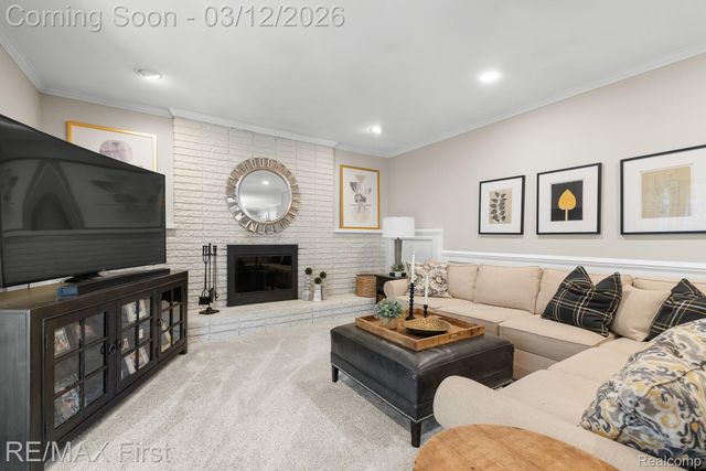 38621 Santa Barbara Street, Clinton Charter Township, MI 48036