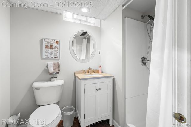 38621 Santa Barbara Street, Clinton Charter Township, MI 48036