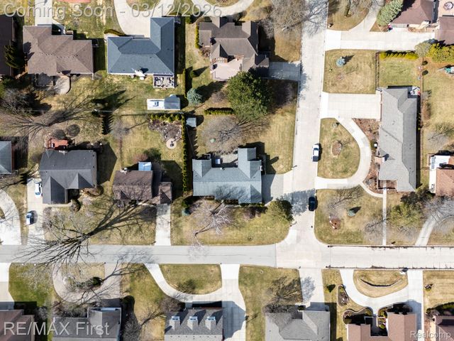 38621 Santa Barbara Street, Clinton Charter Township, MI 48036