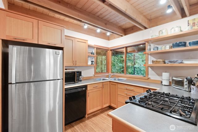 315 Coyote Road, Brinnon, WA 98320
