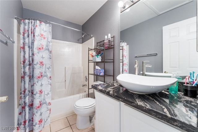 5721 Little Lake Avenue, Las Vegas, NV 89122