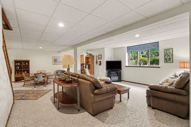 206 Canterbury Park, Battle Creek, MI 49015