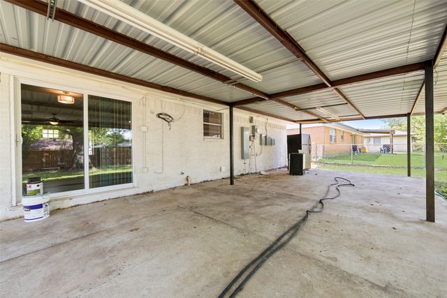 1108 Anthony Drive, Ennis, TX 75119