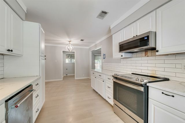 1108 Anthony Drive, Ennis, TX 75119