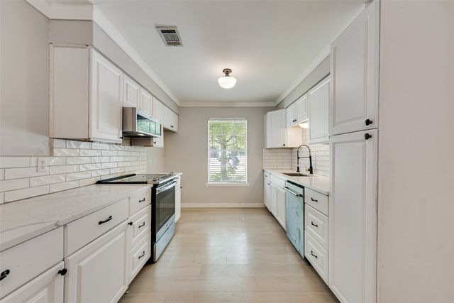 1108 Anthony Drive, Ennis, TX 75119