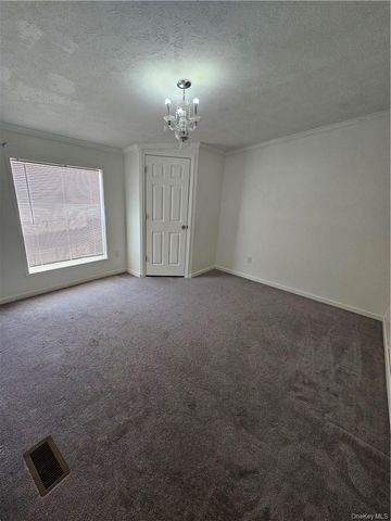 3 Wildwood Lane, Wallkill, NY 12589