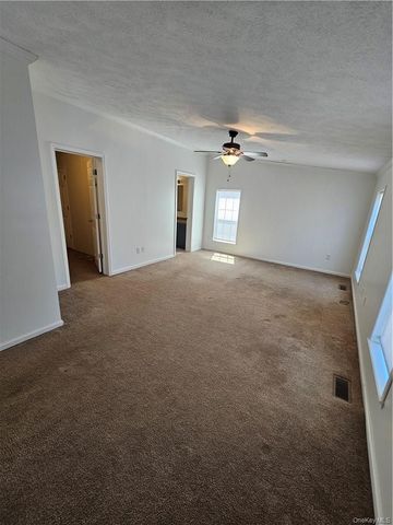 3 Wildwood Lane, Wallkill, NY 12589