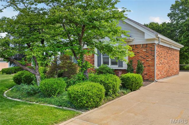 1841 Winter Run Court, Chesterfield, MO 63017