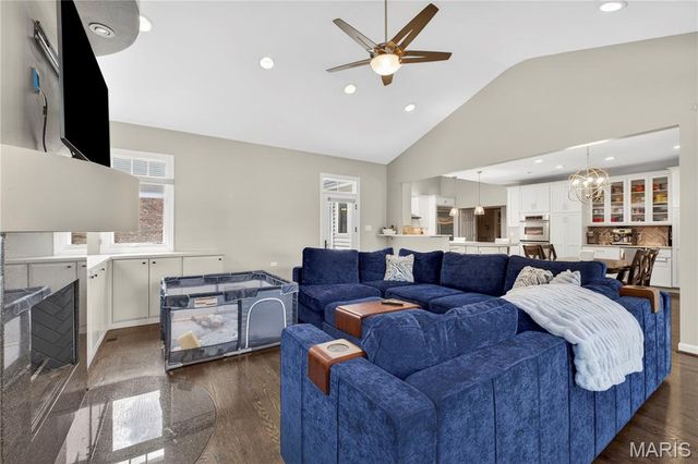 1841 Winter Run Court, Chesterfield, MO 63017