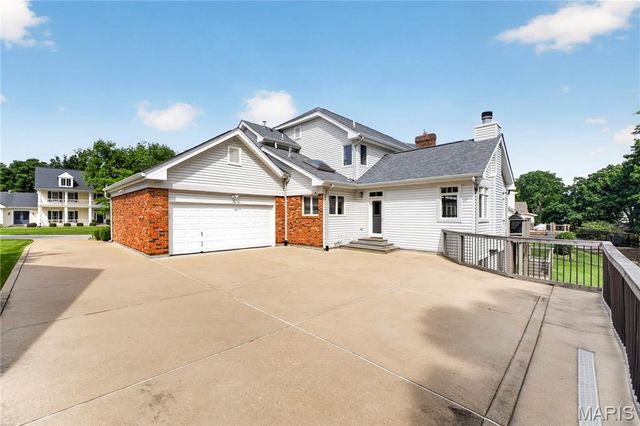 1841 Winter Run Court, Chesterfield, MO 63017
